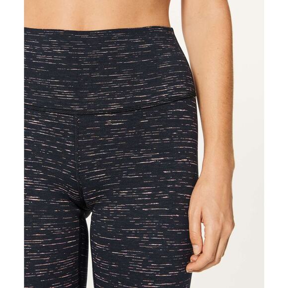 Lululemon Wunder Under Hi-Rise 7/8 Tight (25") Size 2 EUC - Picture 7 of 8